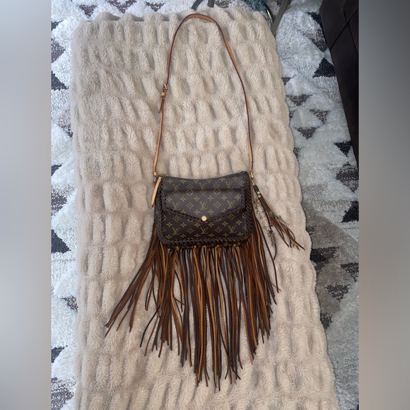 RARE Authentic Louis Vuitton Mabillon Crossbody Shoulder Bag with Fringe & Beads - Picture 10 of 16